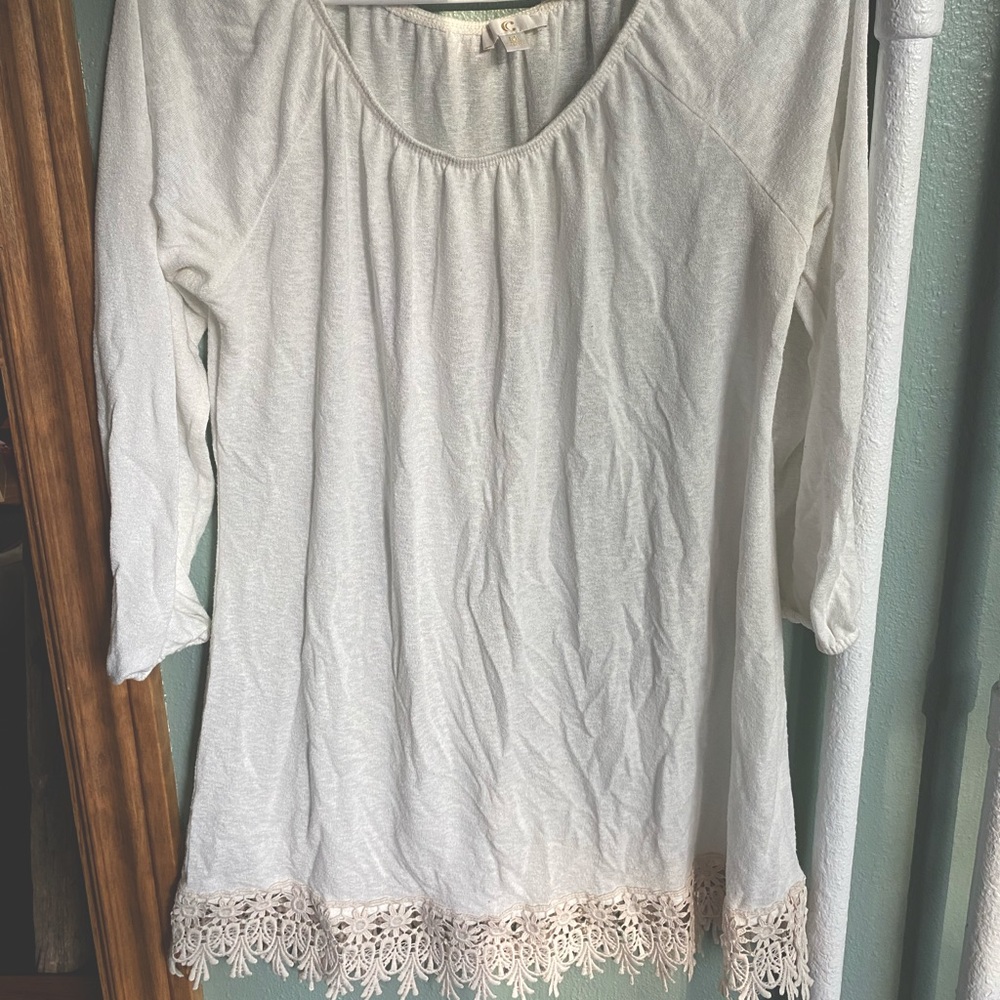 Ivory shirt/ tunic with lace detail